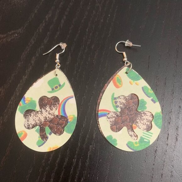 Faux Leather St Patricks day Earrings - Picture 1 of 1